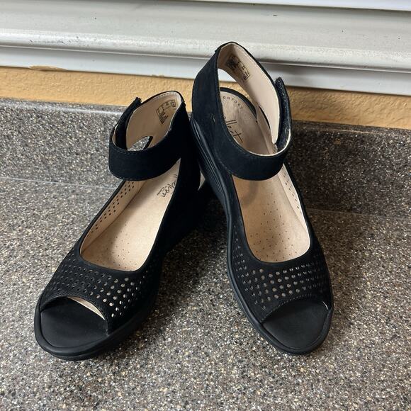 Clarks Womens Size 6 M Black Suede Sling Back Ankle Strap Peep Toe Wedge Sandals - Picture 2 of 11